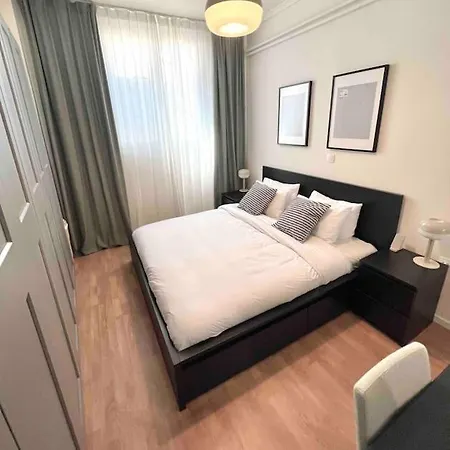 Apartment Flat In Thissio Athens